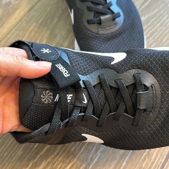 Nike Revolution Flyease - Picture 6 of 8